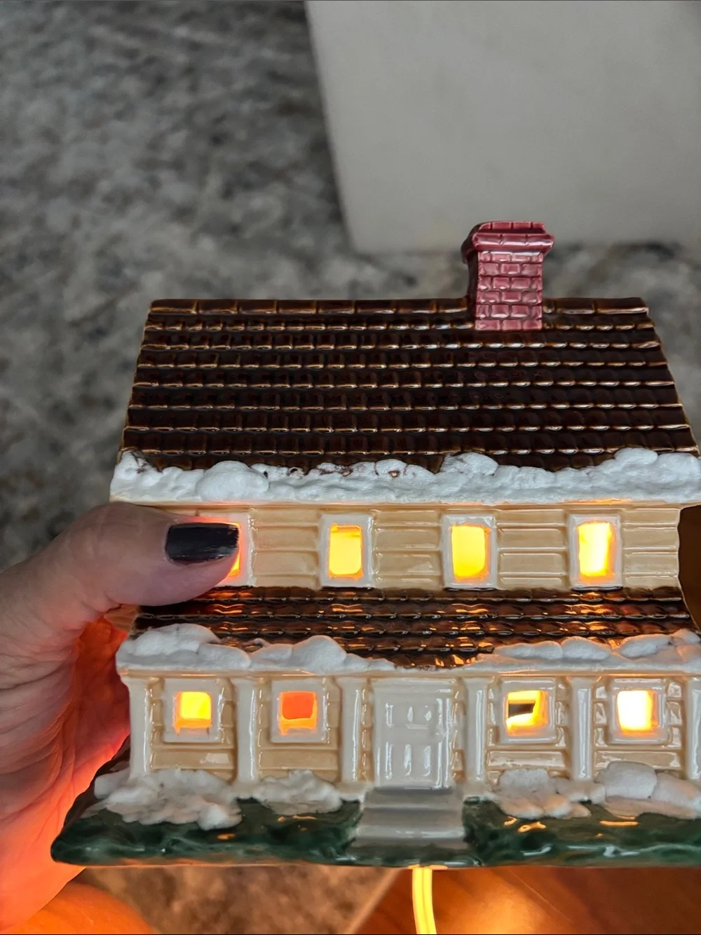 Vintage DeCor Designs Holiday Ceramic Decorative House Light/Music Box